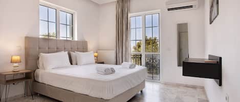 3 chambres, fer et planche à repasser, Wi-Fi gratuit, draps fournis