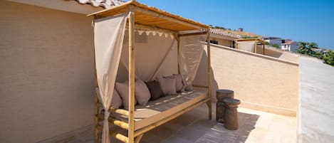 Deluxe Room, Sea View | Terrace/patio