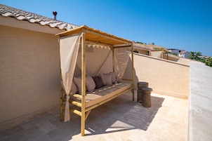 Deluxe-Zimmer, Meerblick | Terrasse/Patio