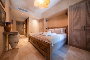 Standard Room | 1 bedroom, in-room safe, bed sheets