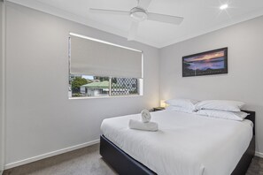 3 bedrooms, iron/ironing board, WiFi, bed sheets