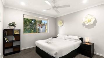 3 bedrooms, iron/ironing board, WiFi, bed sheets