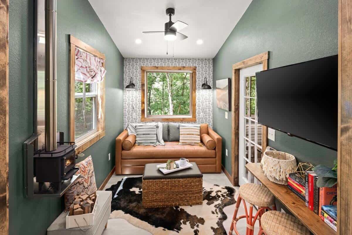 TV, fireplace, offices