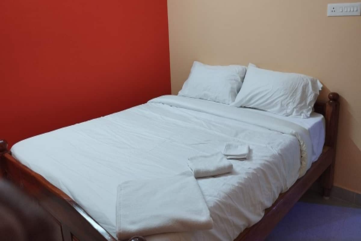 Habitación Deluxe doble | Sábanas de algodón egipcio, ropa de cama de alta calidad, escritorio