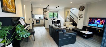 Relaxing home at near Chadstone with unlimited wifi and NETFLIX