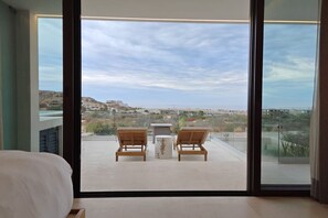 4 bedrooms, desk, iron/ironing board, free WiFi