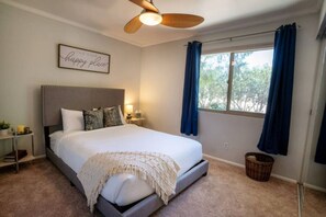 2 habitaciones, tabla de planchar con plancha y cuna de viaje