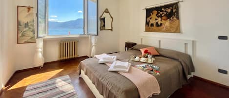Family Apartment, Multiple Bedrooms (Casa Valentina) | 2 bedrooms, iron/ironing board, bed sheets