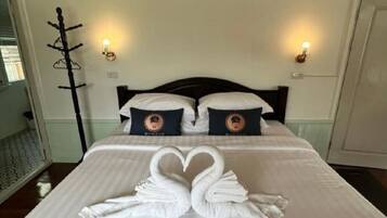 Deluxe Double Room, 1 Double Bed, Balcony | Iron/ironing board, free WiFi