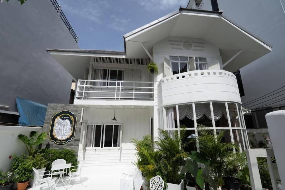 RQ THEVA Heritique Baan Praya Dinsor Road