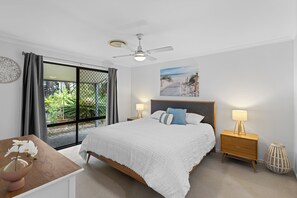 5 bedrooms, iron/ironing board, travel crib, free WiFi