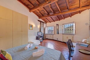 Family Apartment, Multiple Bedrooms, Mountainside (La Stalletta Relax - private park) | 1 bedroom, free WiFi, bed sheets - La Stalletta Relax - With Private Parking (Alassio)