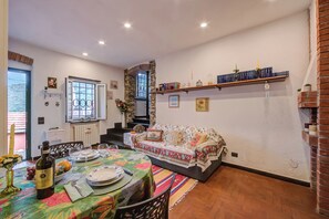 Family Apartment, Multiple Bedrooms, Mountainside (La Stalletta Relax - private park) | Dining - La Stalletta Relax - With Private Parking (Alassio)