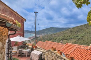 Outdoor dining - La Stalletta Relax - With Private Parking (Alassio)