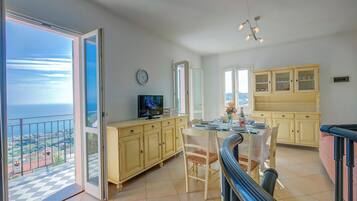 Apartemen Keluarga, beberapa kamar, 2 kamar mandi (Palms Villa - Sea View) | Interior