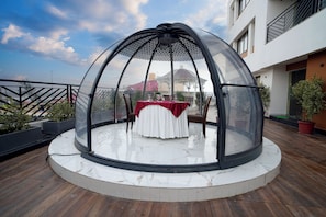 Couples dining - Shanti seaview resort and spa (Kanthi)