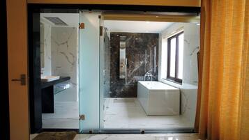 Royal Room | Bathroom