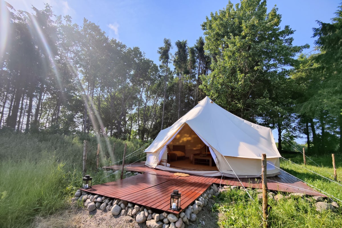 Family Tent White Tailed Eagle | 7 bedrooms, premium bedding, pillowtop beds, individually decorated