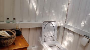 华丽帐篷房 | 浴室 | 淋浴设施、肥皂、洗发水、卫生纸