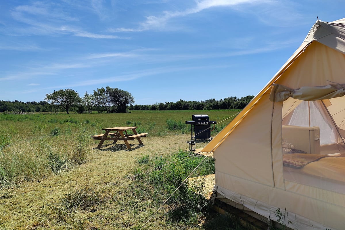 Deluxe Tent Lapwing | 7 bedrooms, premium bedding, pillowtop beds, individually decorated