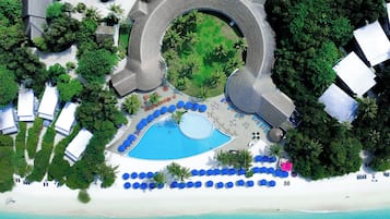 Outdoor pool, open 8:00 AM to 7:00 PM, pool umbrellas, pool loungers