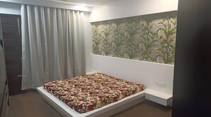 3 bedrooms, WiFi, bed sheets - VC Residency  (Panchkula)