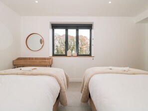 2 bedrooms, individually decorated, individually furnished, free WiFi - Linden Barn (Okehampton)