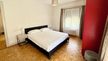 Apartemen | 2 kamar tidur, meja kerja, setrika/meja setrika, dan Wi-Fi gratis