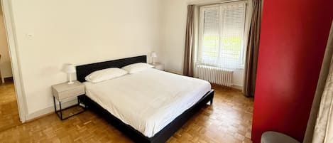 Apartment | 2 bedrooms, desk, iron/ironing board, free WiFi