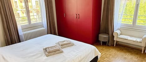 Apartment | 2 bedrooms, desk, iron/ironing board, free WiFi
