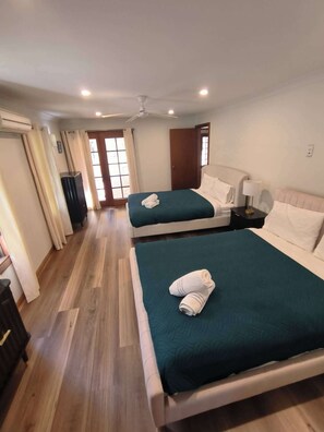 4 bedrooms, iron/ironing board, WiFi, bed sheets