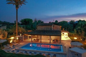 Outdoor pool - Villa La Mola, im Nordwesten Mallorcas, Nähe Pollenca. Gehobene Ausstattung. A/C (Cala San Vicente)