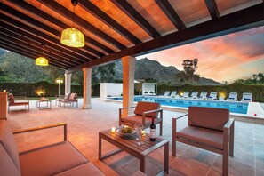 Outdoor pool - Villa La Mola, im Nordwesten Mallorcas, Nähe Pollenca. Gehobene Ausstattung. A/C (Cala San Vicente)