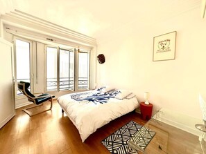 1 slaapkamer, een bureau, een strijkplank/strijkijzer, gratis wifi