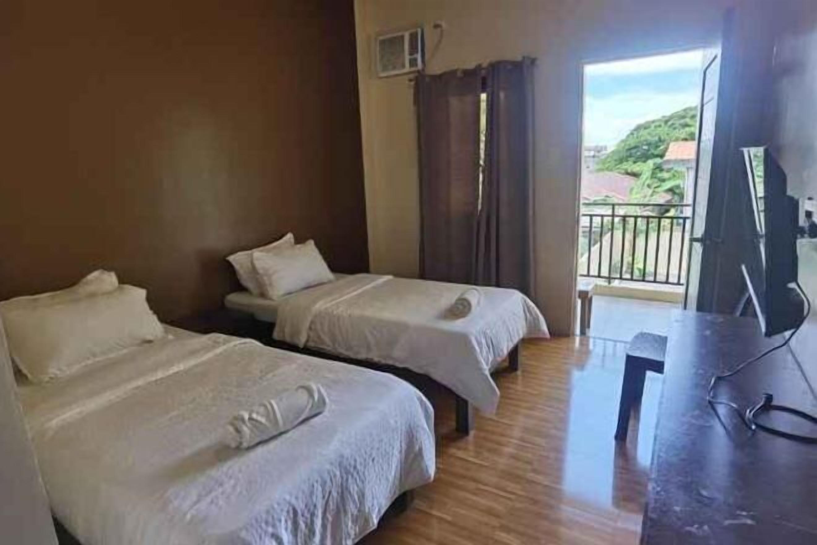 Skrivebord og sengetøy