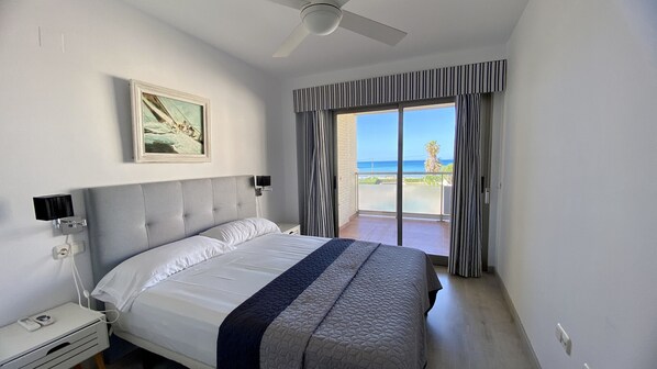 3 bedrooms, iron/ironing board, bed sheets - Tierra de Mar LM-011 (Denia)