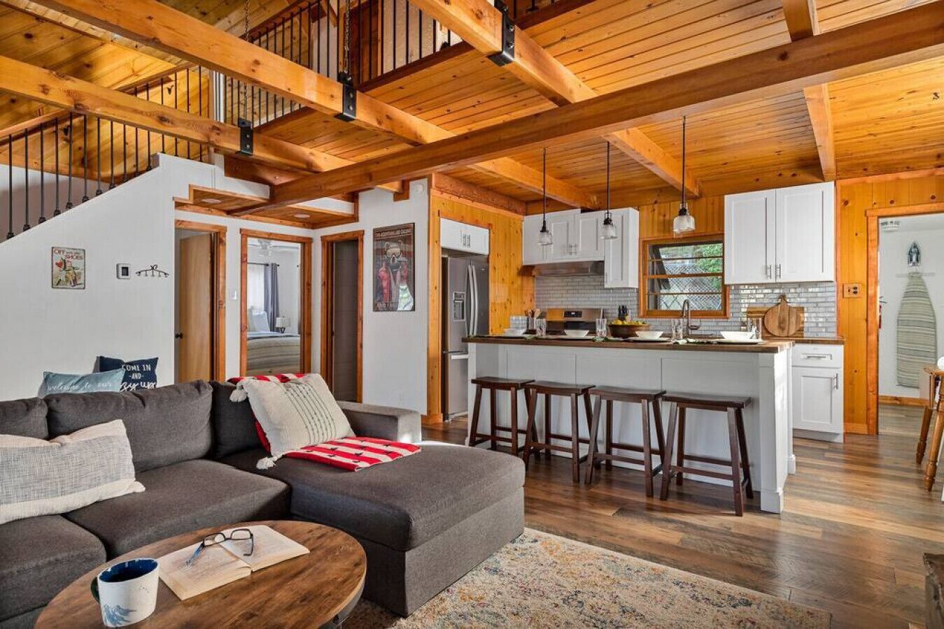 智能电视、壁炉、桌上足球