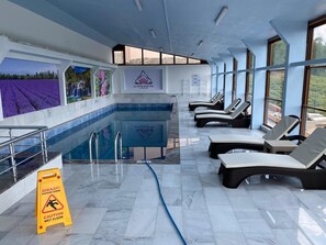 Indoor pool, free pool cabanas, pool loungers - La Vie En Rose Otel by Söğütdağı (Keçiborlu)