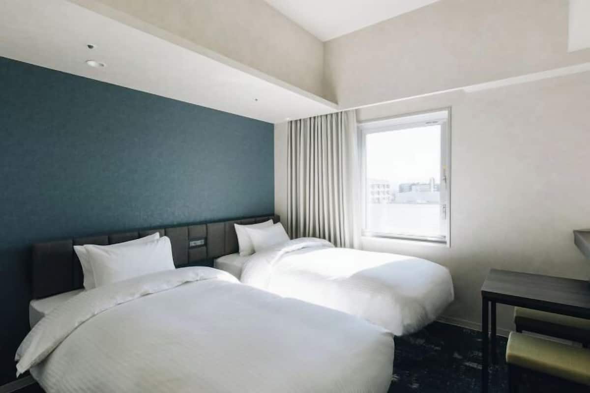 1 habitación y ropa de cama