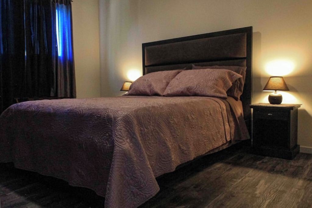 3 chambres, fer et planche à repasser, Wi-Fi, draps fournis