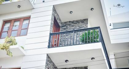 You Can Reach the Lotus Tower Within 30 Min!