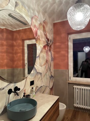 Hair dryer, towels, soap, shampoo - Langhetta's houseApartment in Alta Langa (Murazzano)