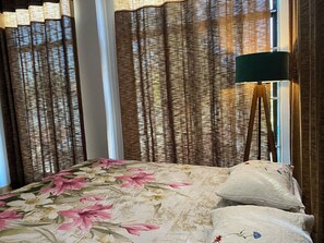 1 habitación, tabla de planchar con plancha, wifi y ropa de cama