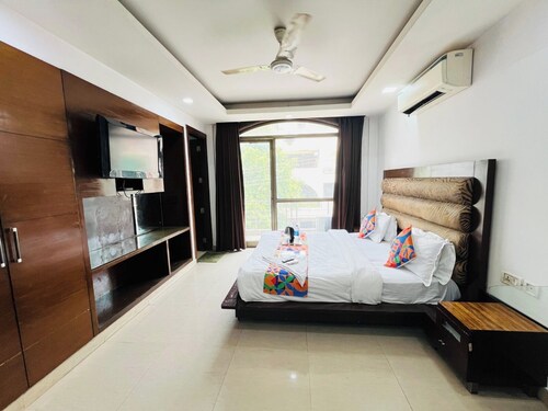 Roomshala 087 Green High