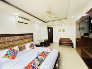 Egyptian cotton sheets, premium bedding, soundproofing, free WiFi
