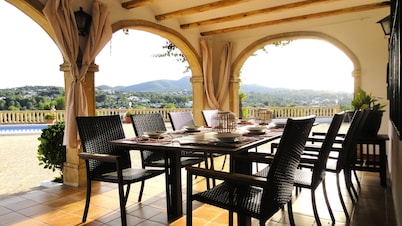 Villa 'Jávea Rafalet' with Mountain Views, Wi-Fi, and Air Conditioning