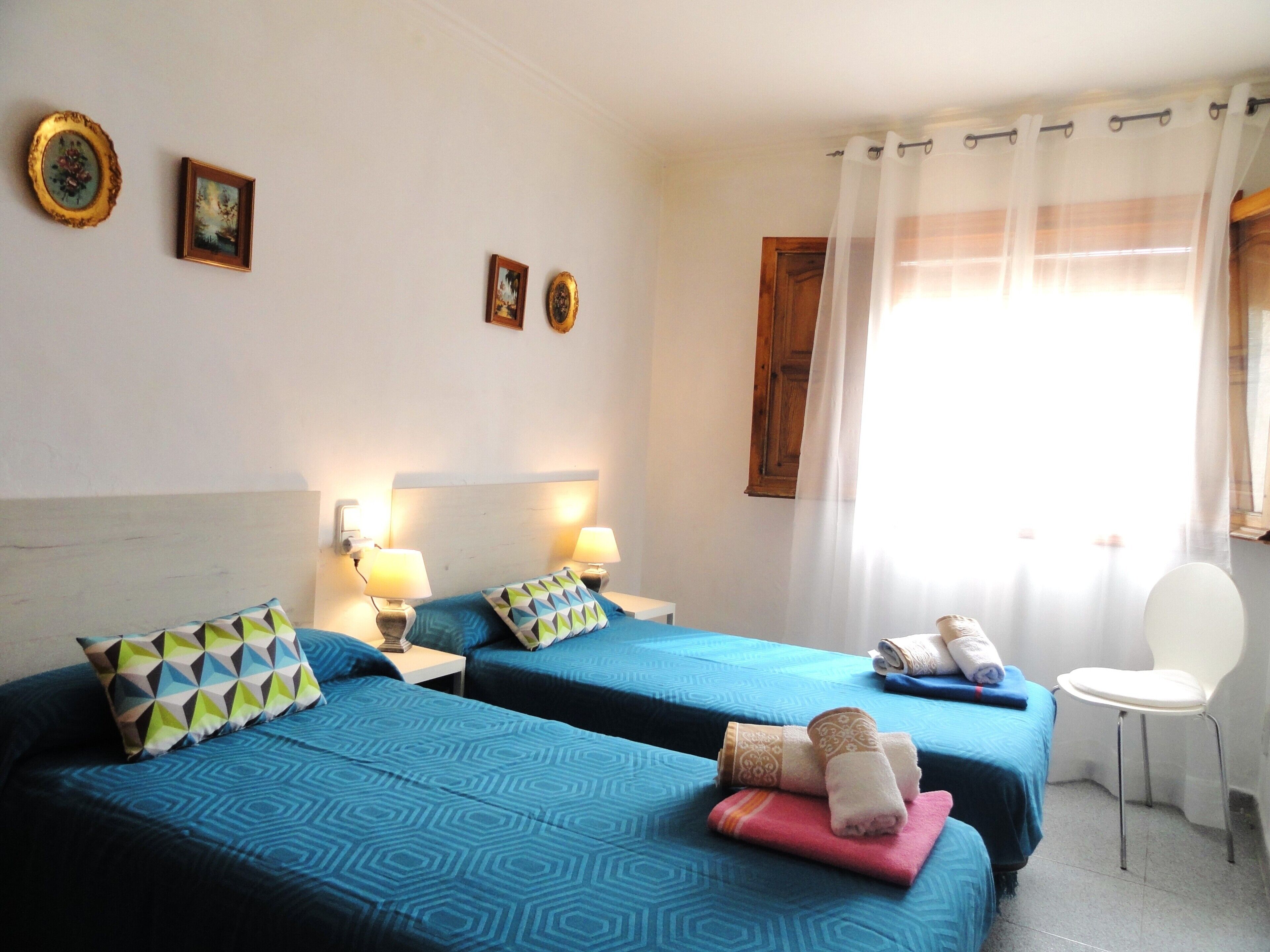 4 bedrooms, iron/ironing board, free WiFi, bed sheets