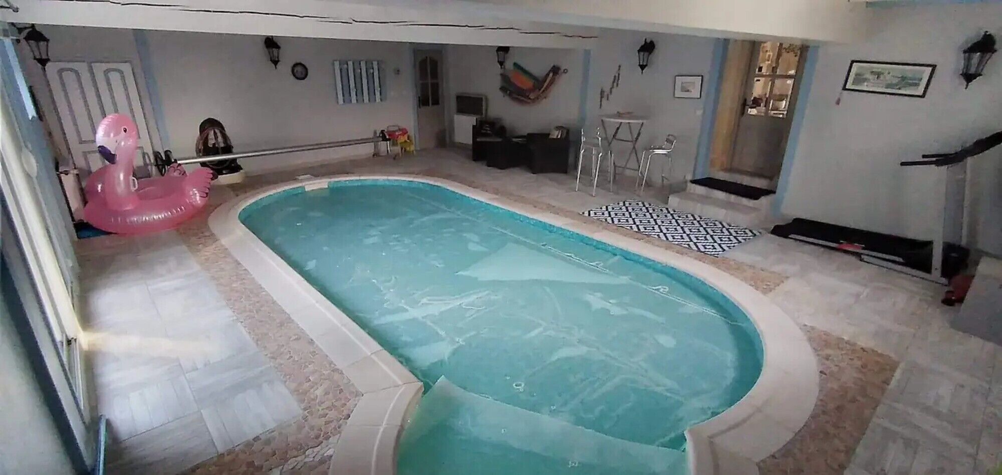 Piscine intérieure, piscine chauffée