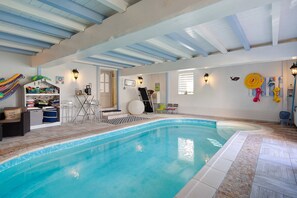 Indoor pool, a heated pool - Holiday Home 'La Vignentaise' with Terrace, Shared Pool and Wi-Fi (Bois)