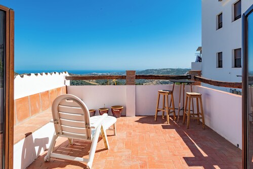 Studio 'La Casita De Casares' avec vue sur la mer, terrasse privée et balcon